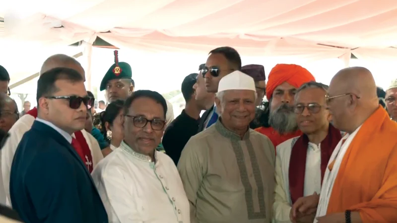 আমরা দেশে শান্তি চাই: প্রধান উপদেষ্টা